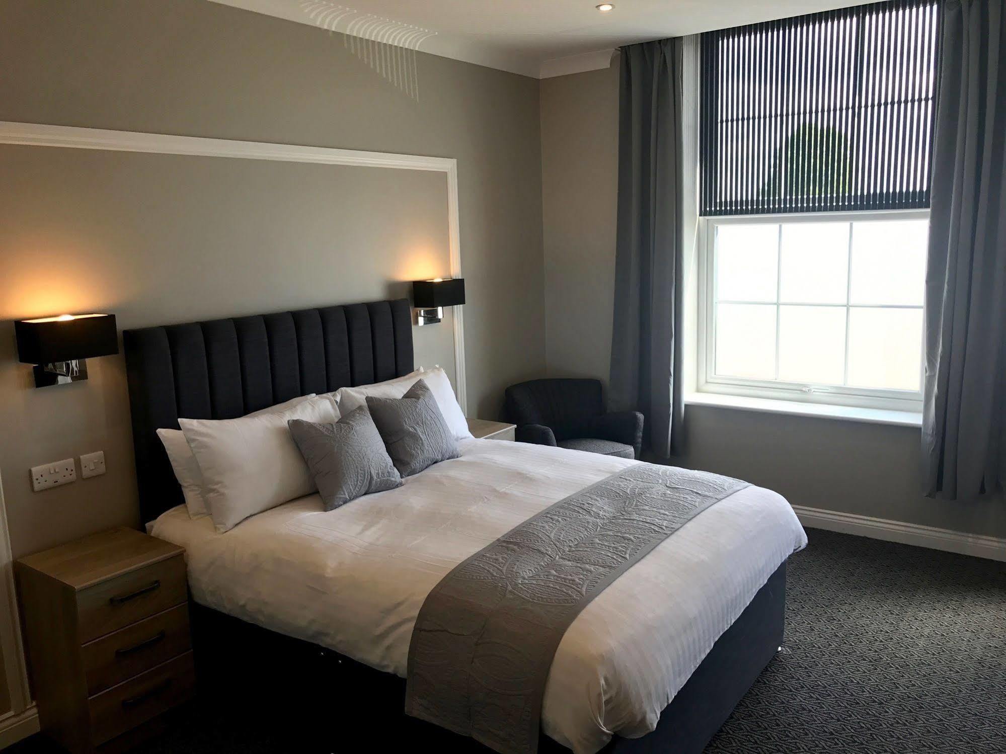 The Raven Hotel Corby Exteriér fotografie