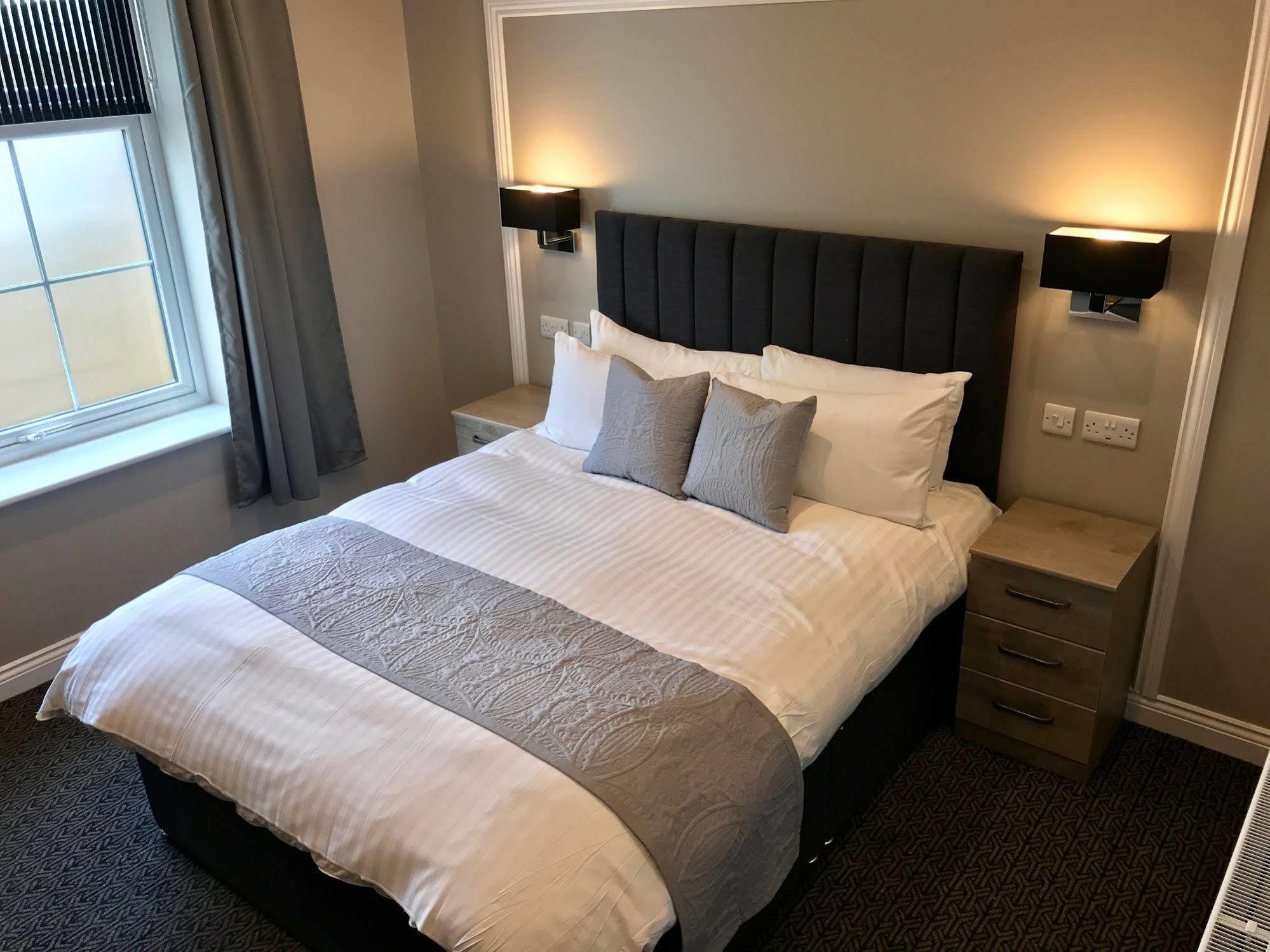 The Raven Hotel Corby Exteriér fotografie